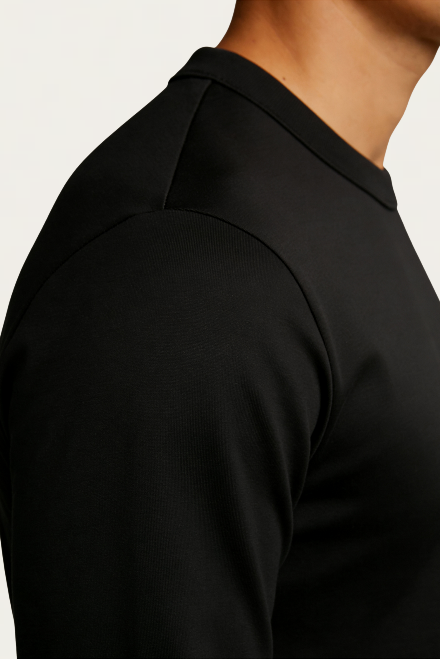 LONG SLEEVED T-SHIRT